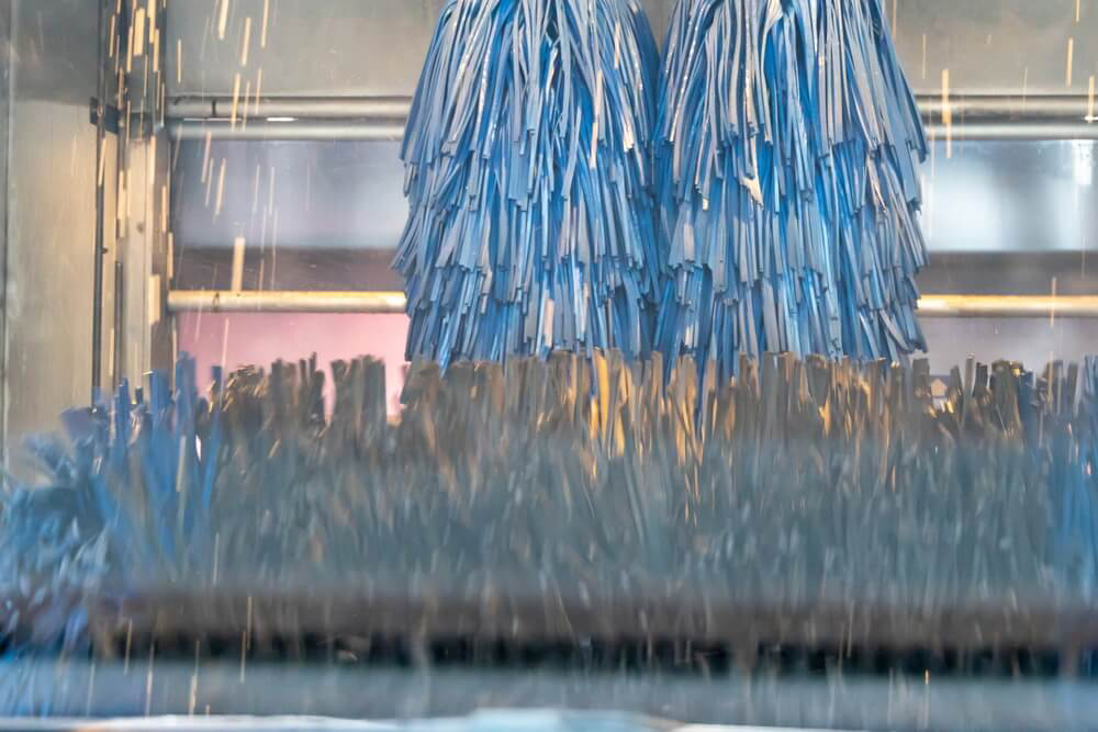 洗車機でラクラク洗車！セルフ洗車機の使い方や洗車料金をご紹介します